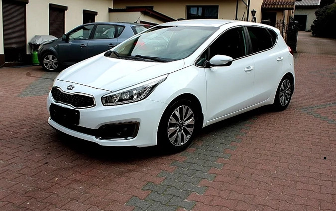 Kia Ceed cena 48900 przebieg: 139000, rok produkcji 2016 z Wolbrom małe 172